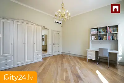 Mazā Smilšu iela 12