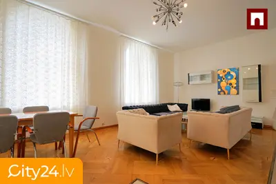Mazā Smilšu iela 12