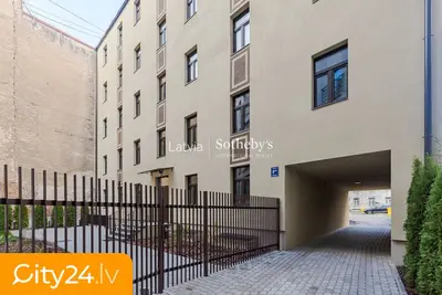 Katoļu iela 9