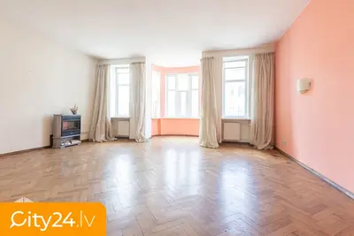 Lāčplēša iela 61