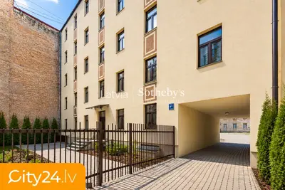 Katoļu iela 9