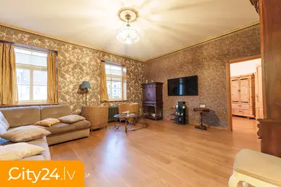 Tirgoņu iela 17