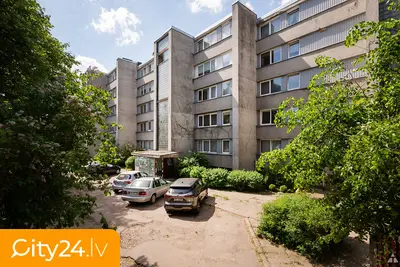 Tapešu iela 25