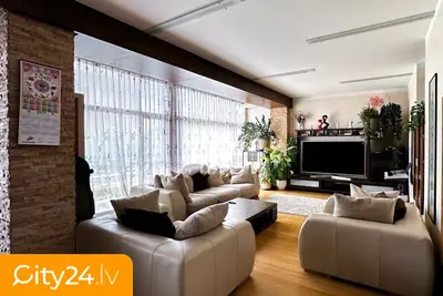 Vīksnes iela 21