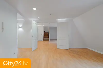 Torņa iela 4