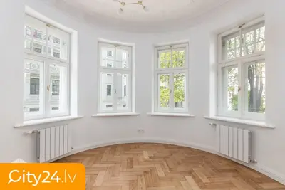 Lāčplēša iela 21