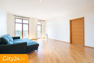 Juglas iela 10