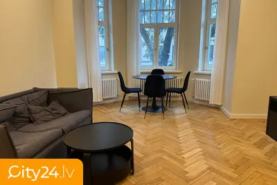 Valdemāra 61