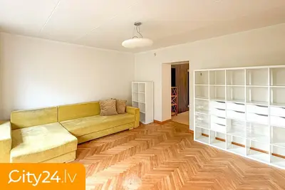 Krišjāņa Valdemāra iela 94