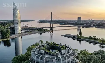 Trijādības 1