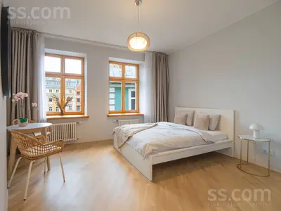 Šķūņu 6