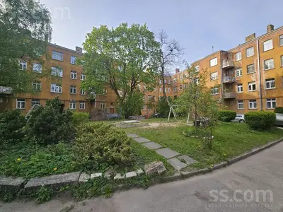 Lomonosova 2