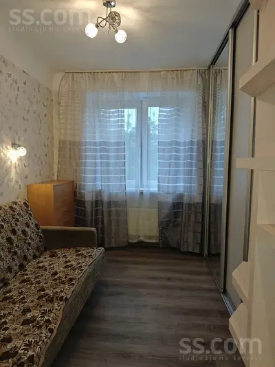 Dzirkaļu 18