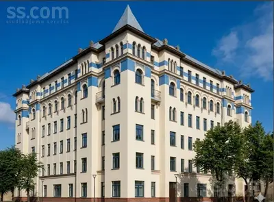 Lomonosova 3