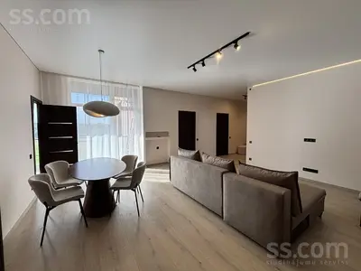 Pūces 49